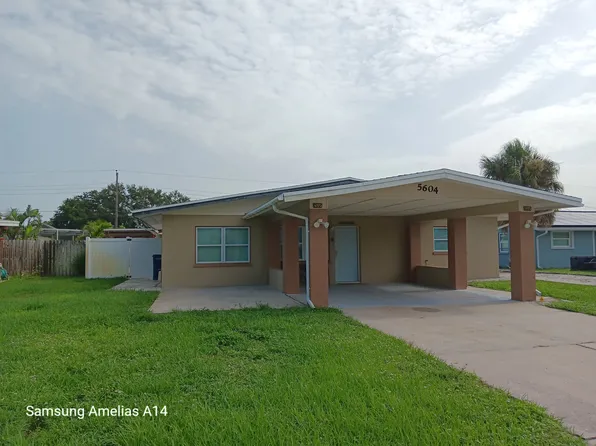 5604 1st Avenue Dr NW, Bradenton, FL 34209