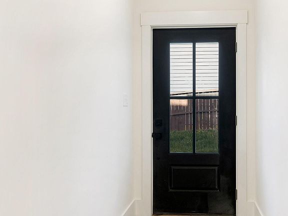 4th image of 129 French St #A