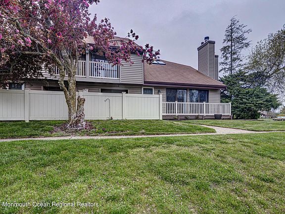 3rd image of 82 Cotswold Cir #3.02