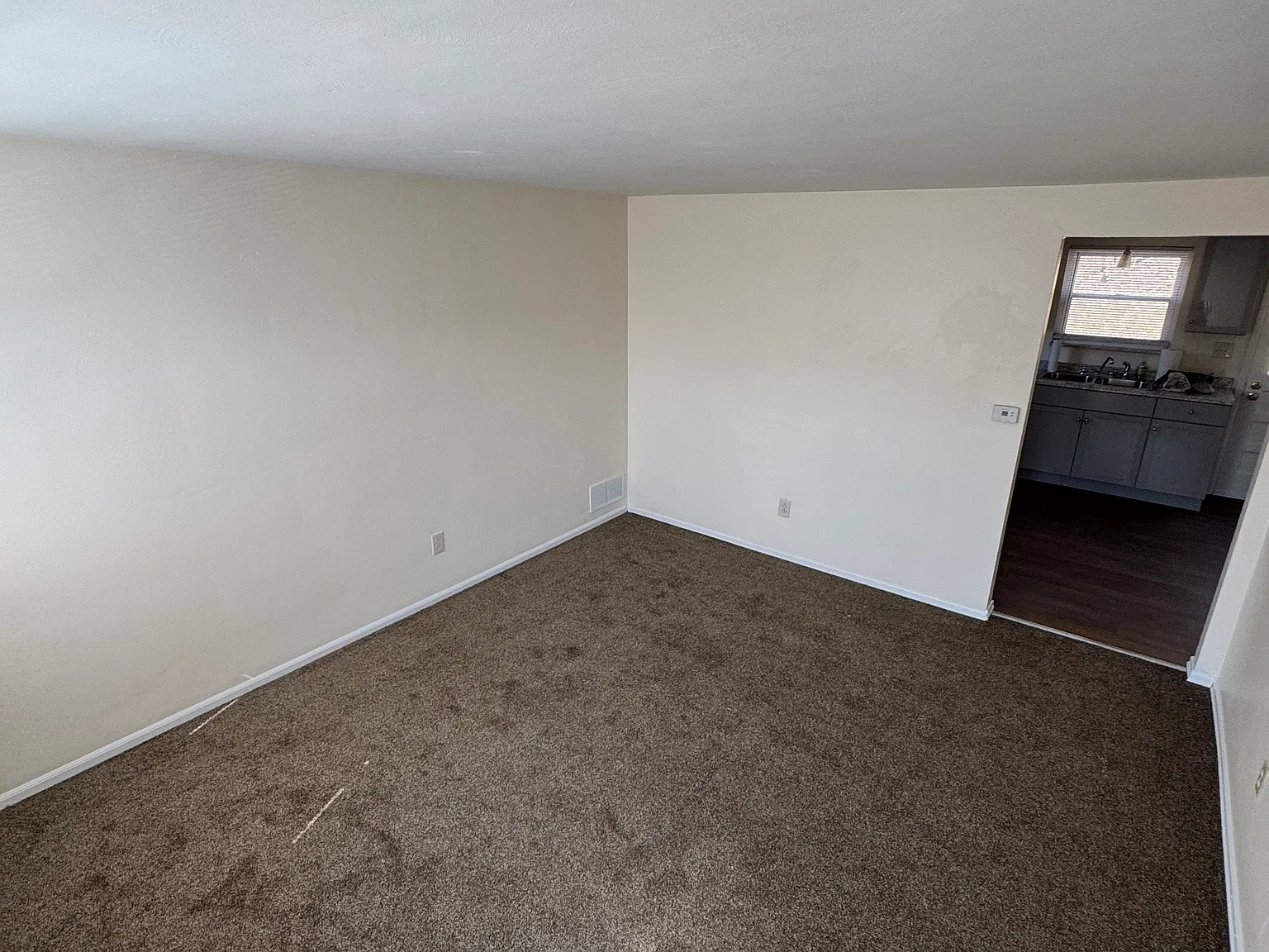 129 Center St — Photo 3