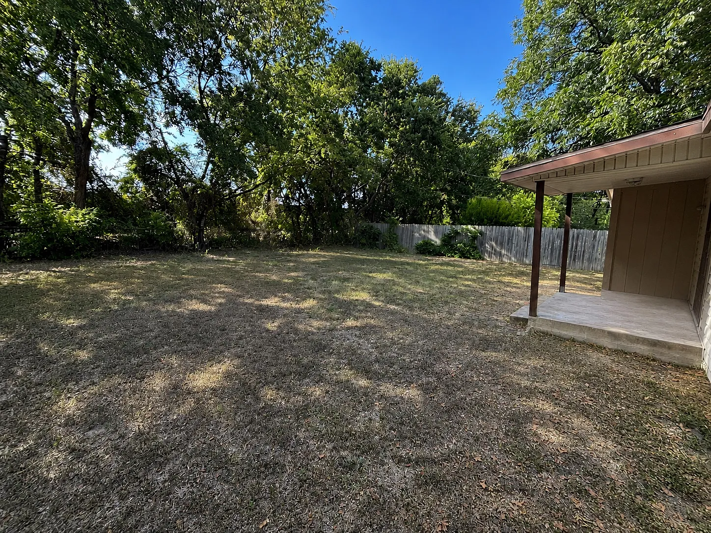2 bed, 850 sqft, $1,200 — Photo 2