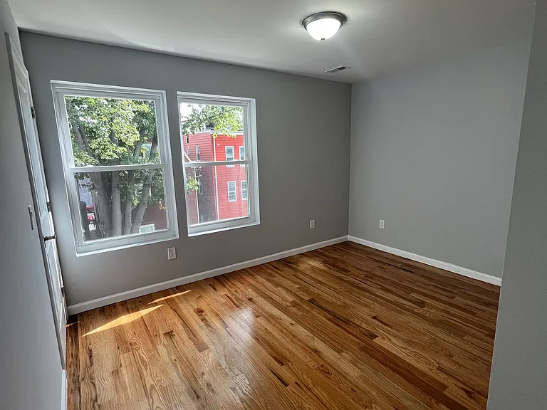 816 S 15th St — Photo 3