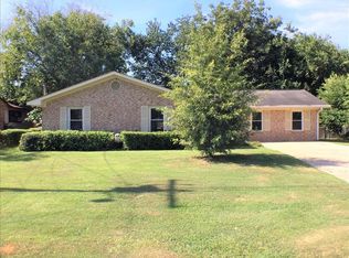 111 Scarborough Rd, Centerville, GA 31028