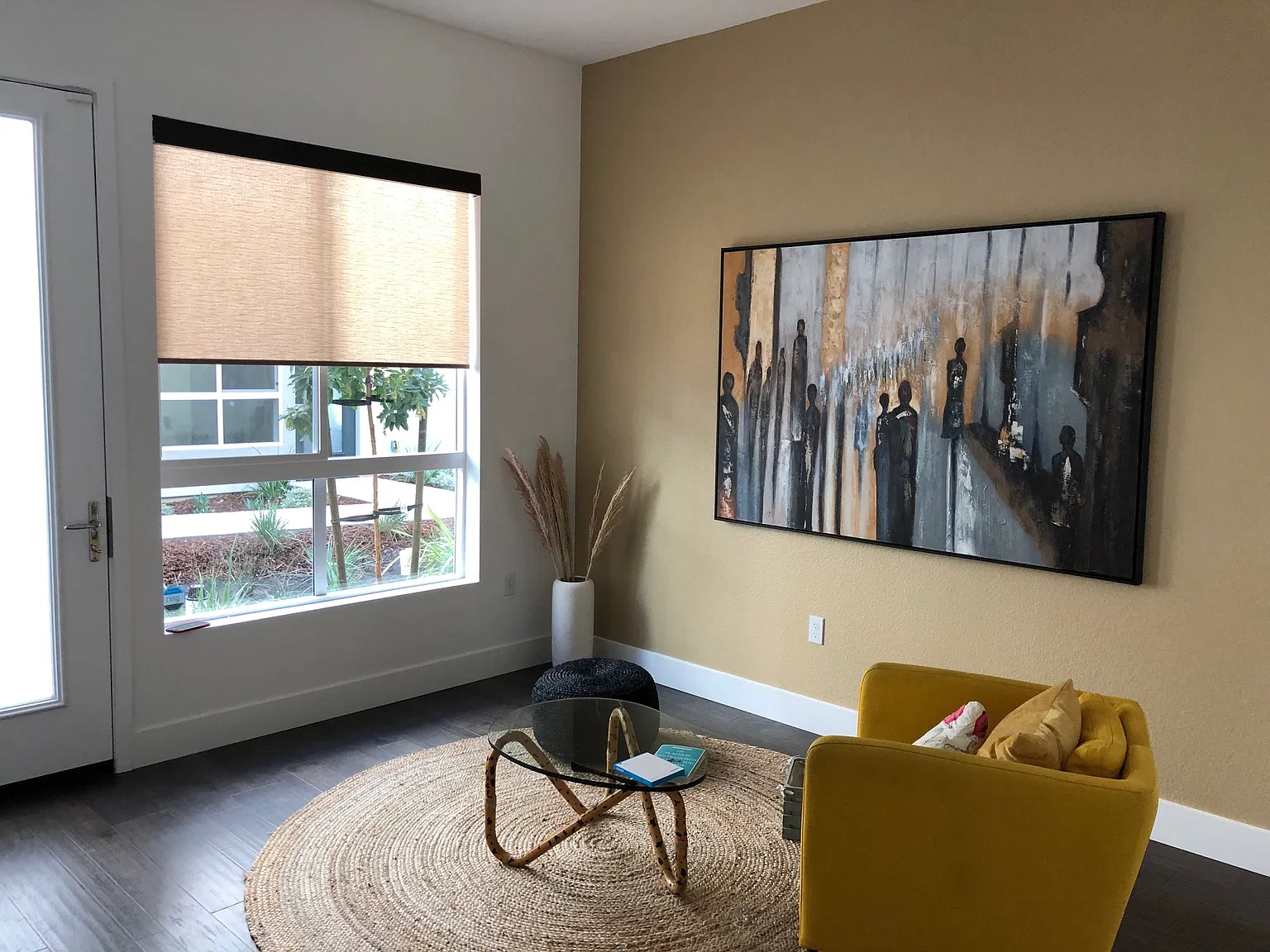 3 bed, 1712 sqft, $3,895 — Photo 4