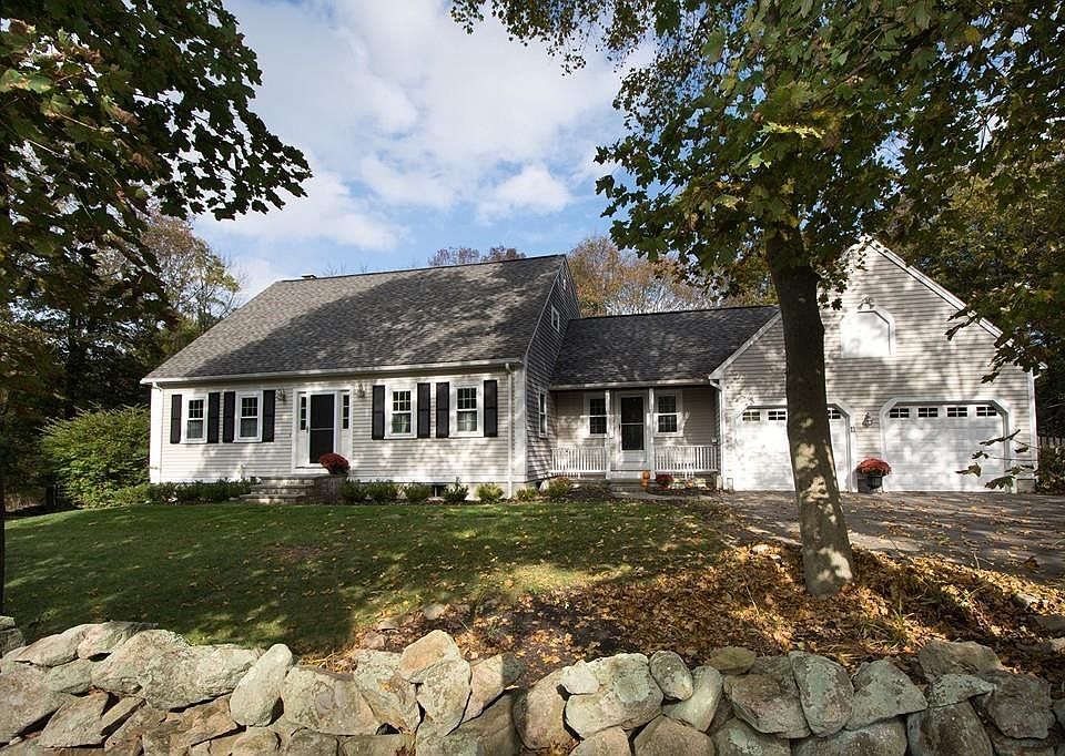 1st image of 11 Riverview Dr