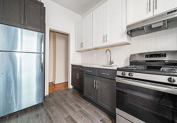 2nd image of 880 47th St APT A8
