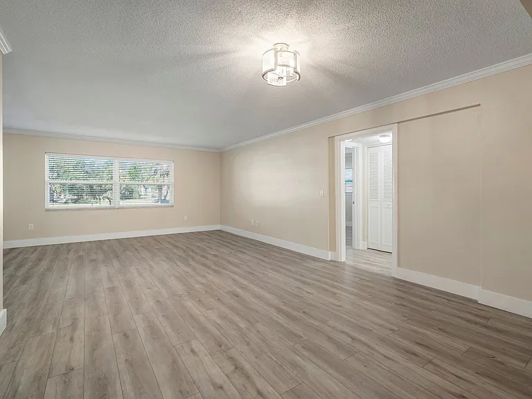 4533 Overlook Dr NE #B — Photo 10