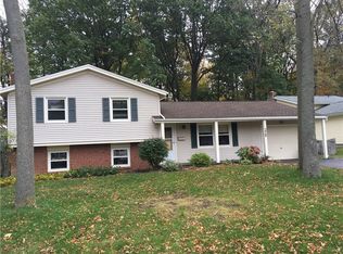 328 Black Walnut Dr, Rochester, NY 14615