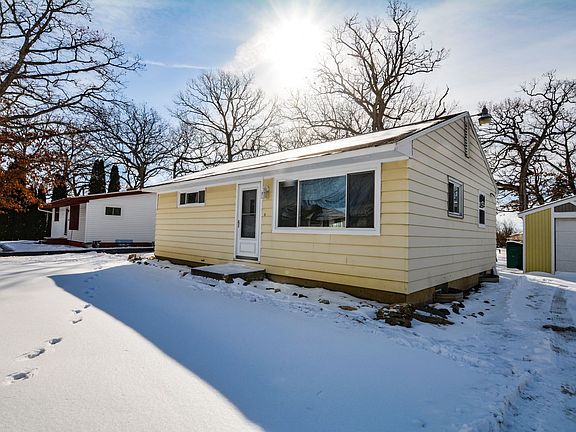 2nd image of 25269 W Lincoln Dr