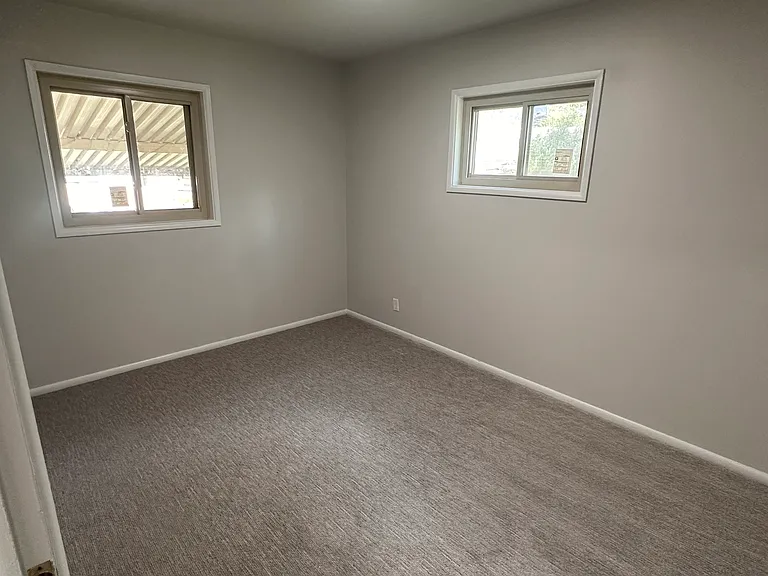 4450 S 250 W — Photo 9