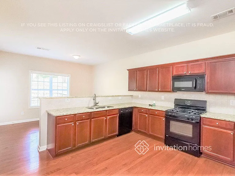 3422 Rustic Trail Ln — Photo 9