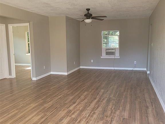 2nd image of 542 Pecan Dr