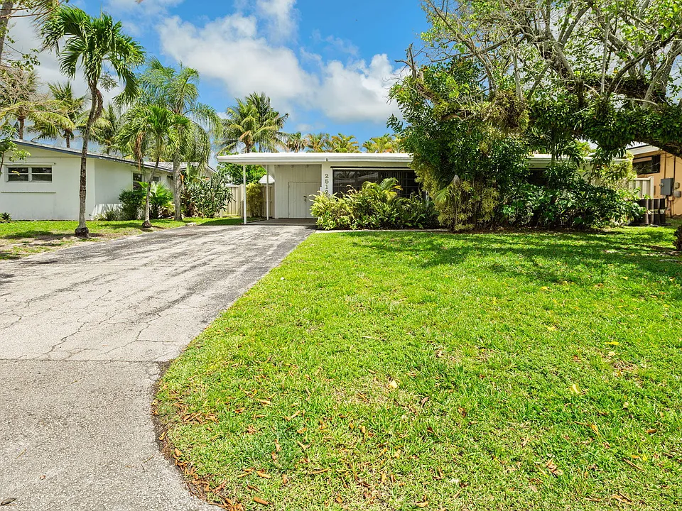 2512 Sugarloaf Ln
