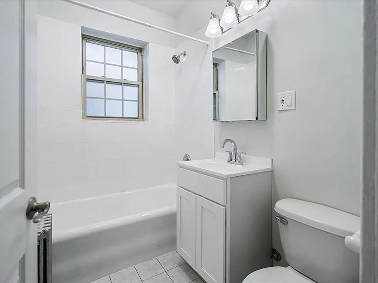 11 Park Place Apartments — Photo 24