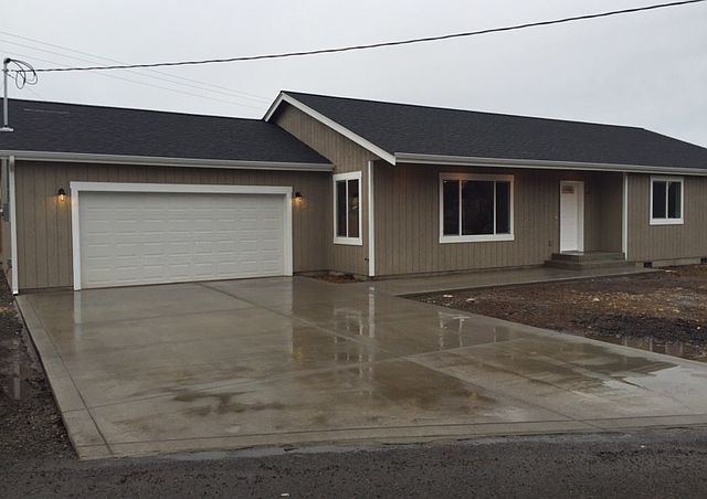 1st image of 125 8th Ave