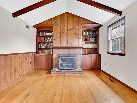 4th image of 49 Meadow Rd