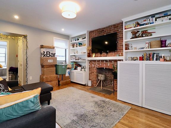 3rd image of 553 Jersey Ave APT 4R