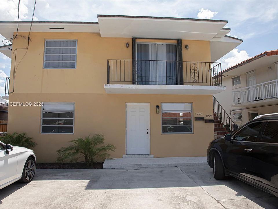 1st image of 1226 SW 30th Ave