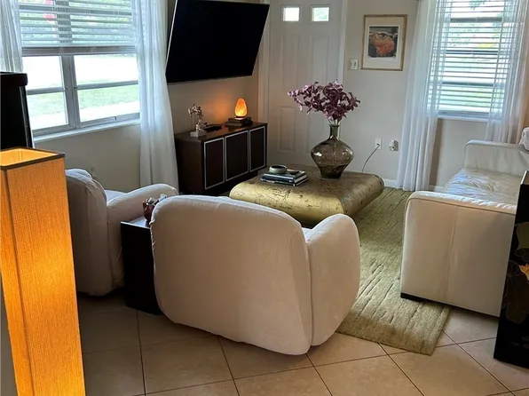 3904 La Palma St, Fort Myers, FL 33901