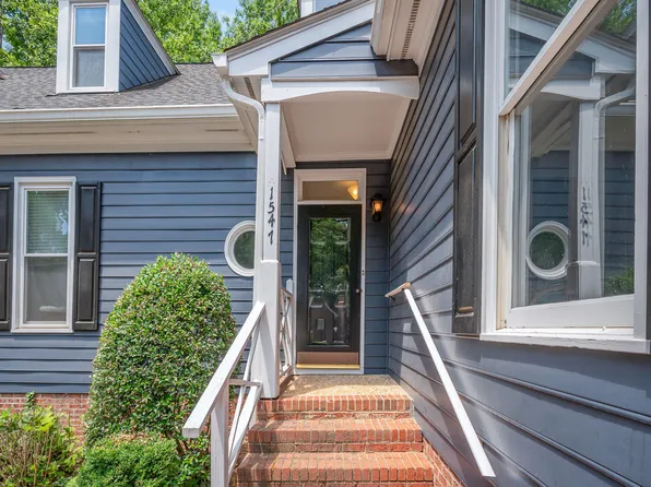 1547 Village Glenn Dr, Raleigh, NC 27612
