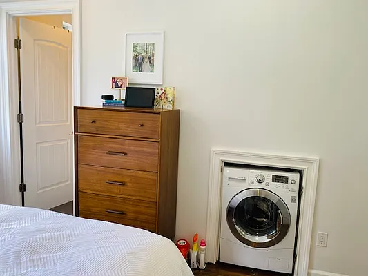 Rented by Bank Neary | media 12