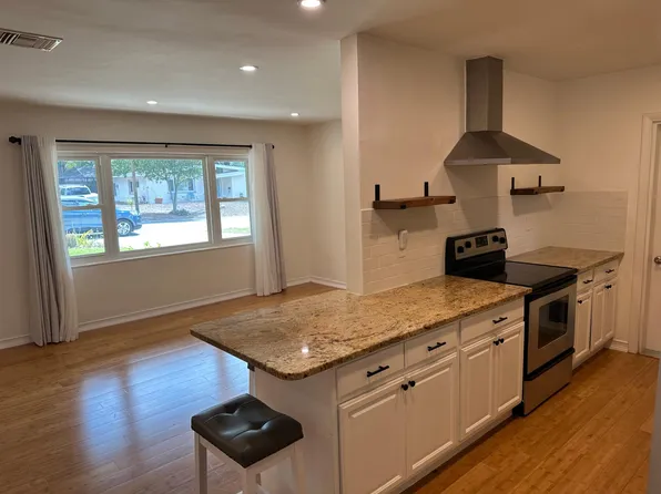 1576 Gentry St, Clearwater, FL 33755