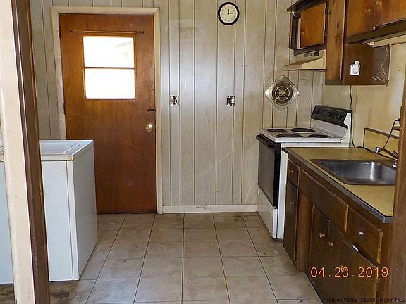 4th image of 79 Christina Dr