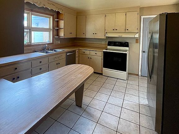 2nd image of 1809 Spring Creek Dr