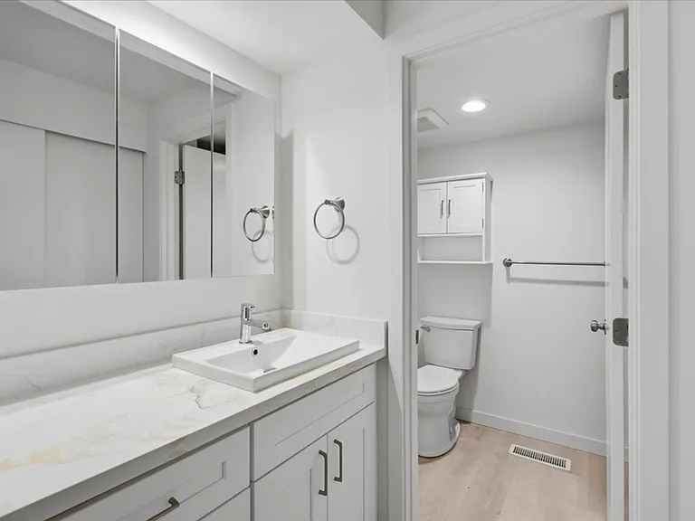12017 NE 68th Pl — Photo 12