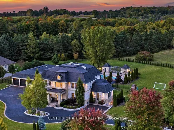 111 Lake Woods Dr, Whitchurch Stouffville, ON L4A 1P1