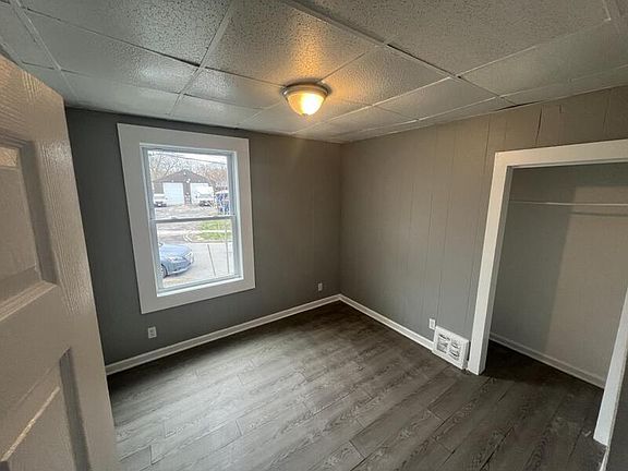 3rd image of 16 Cummings St