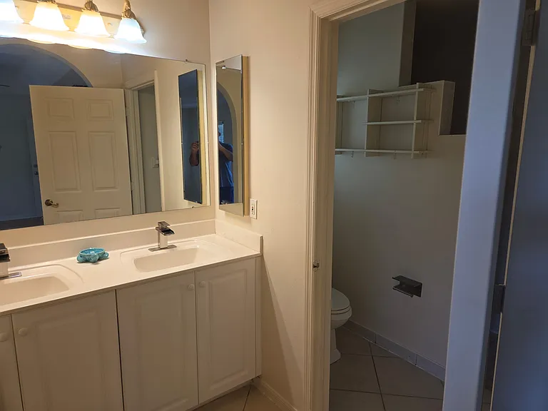 1816 SW 38th Ter — Photo 12