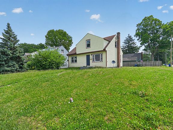3rd image of 636 S Ashburton Rd