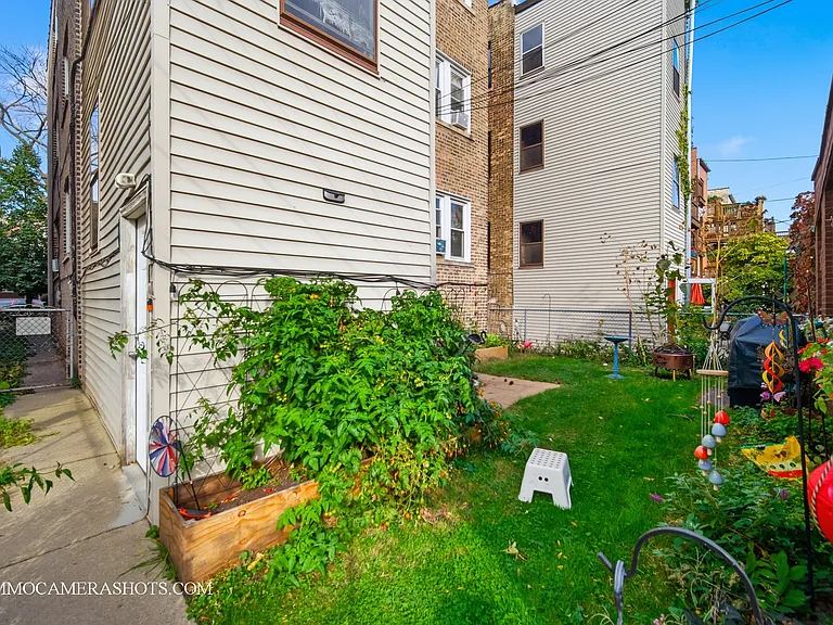 2045 W Farragut Ave #3 — Photo 13