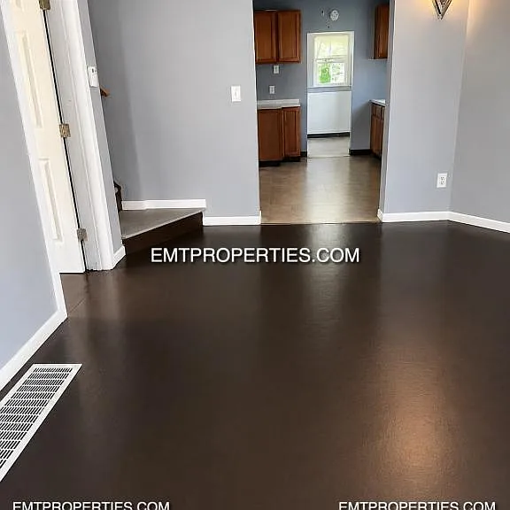 1220 W Erie Ave — Photo 8