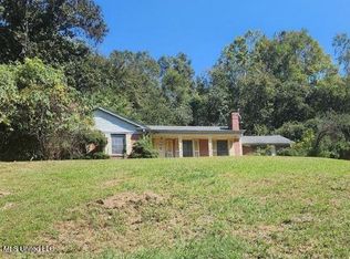 1455 Parkside Dr, Vicksburg, MS 39180