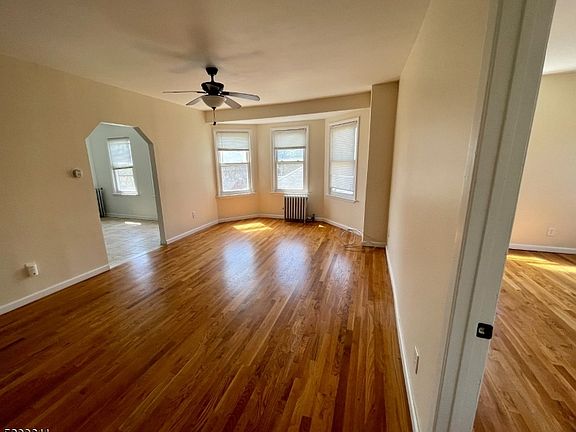 5th image of 259 Speedwell Ave