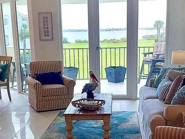 900 Fort Pickens Rd, Gulf Breeze, FL 32561