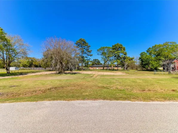 105 County Road 313, Sweeny, TX 77480