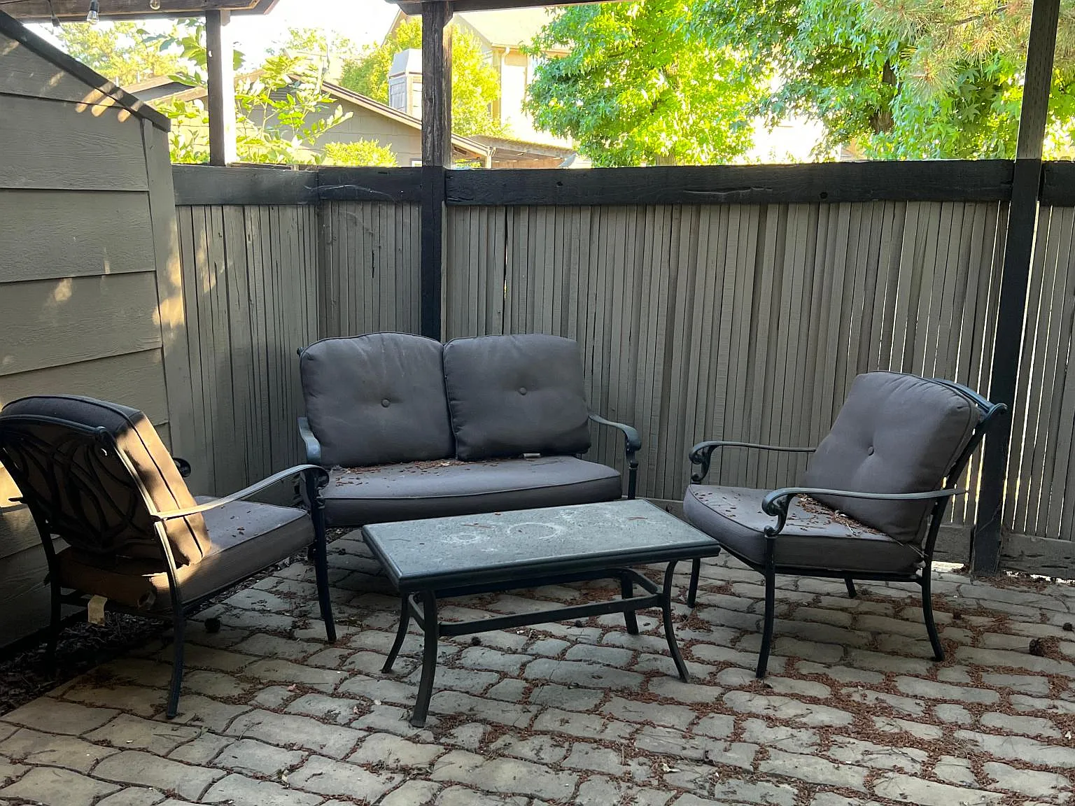 656 Shadowview Ct — Photo 3