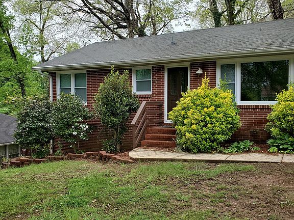 3rd image of 739 Crestwood Ave