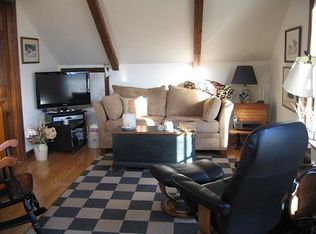7 Hill St #1/2, Newburyport, MA 01950