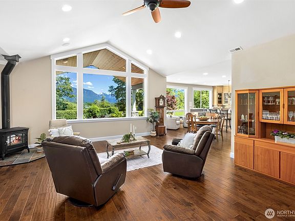 3rd image of 13915 343rd Avenue SE #1