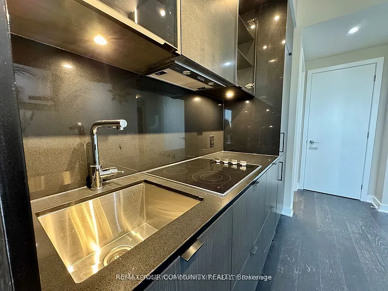 11 Yorkville Ave #2114 — Photo 7