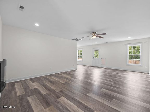 4th image of 605 Sonata Court