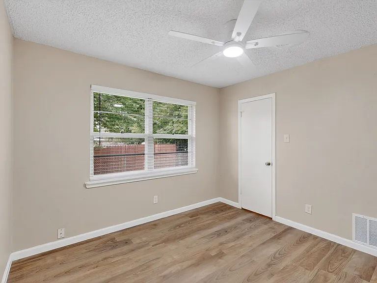 1016 Sproles Dr — Photo 31