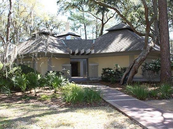 1st image of 9 Clarenden Ln
