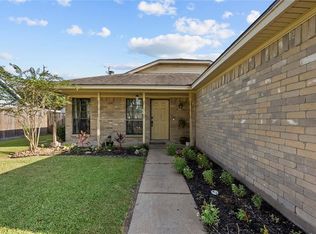 1109 N Nottingham Dr, League City, TX 77573