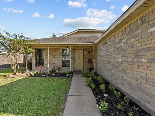 1109 N Nottingham Dr, League City, TX 77573