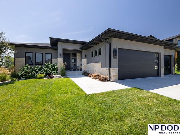 2nd image of 8821 White Horse Way